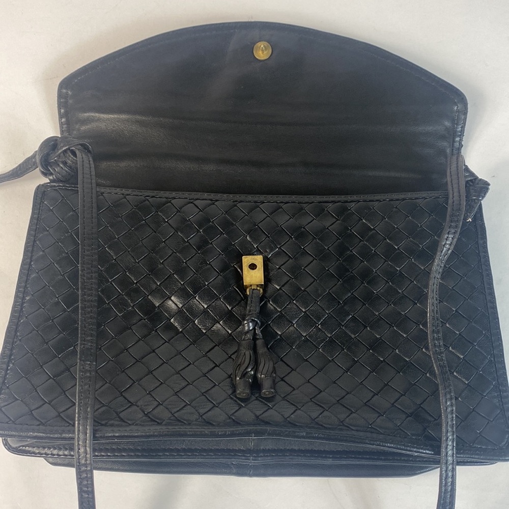 Authentic/Vintage Bottega Veneta Crossbody/Shoulder/clutch w/ matching wallet - Picture 8 of 16